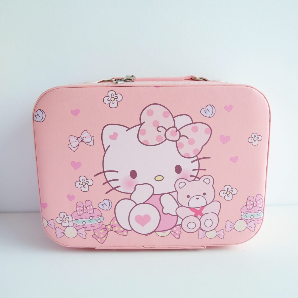 Hello-Kitty-Gift-Box-7-scaled Hello Kitty Gift Box | 1 suitcase + 10 random items